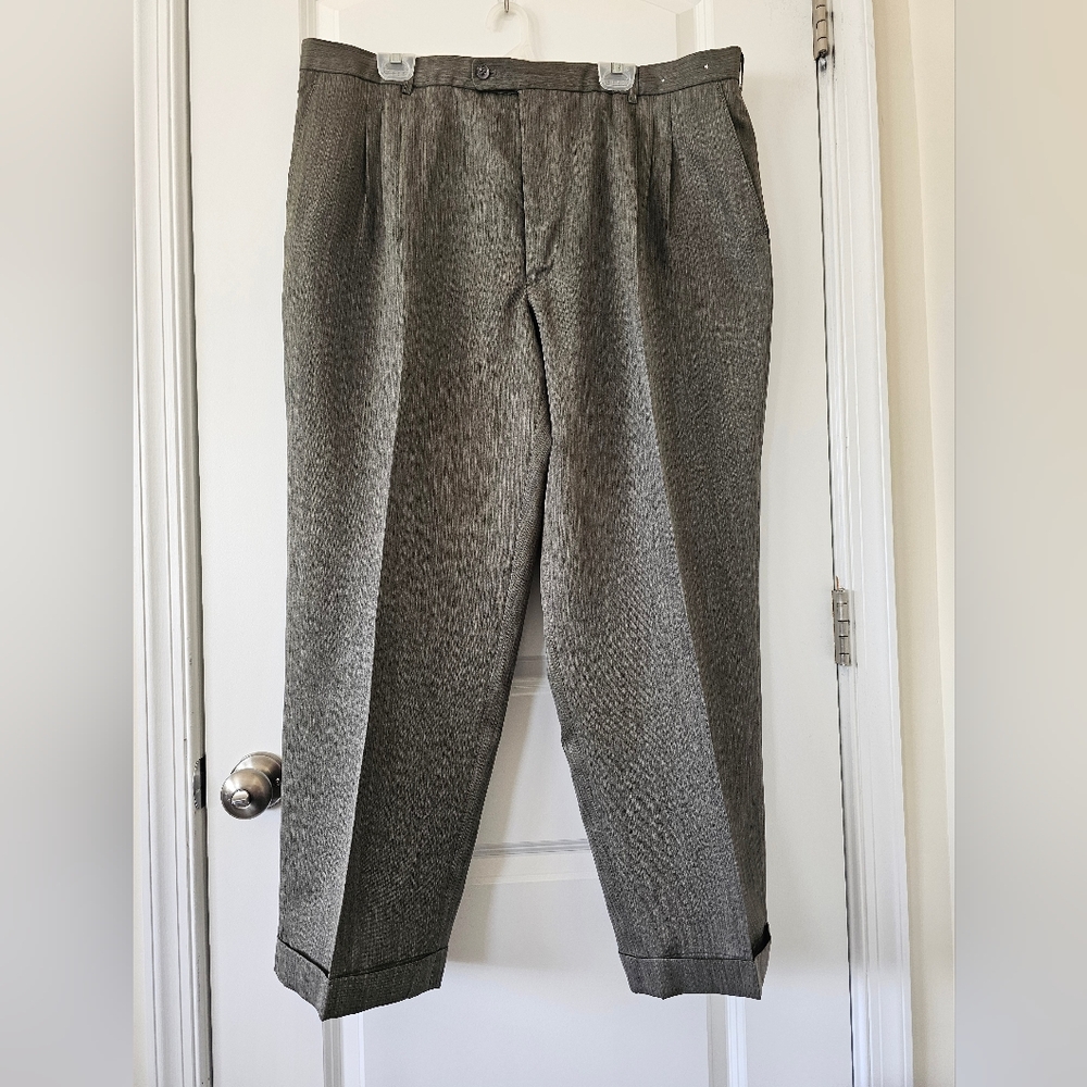 Green Dress Pants with Pleated Front and Straight Leg